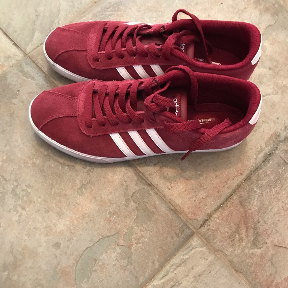 Women’s maroon / red Adidas sneaker size 9